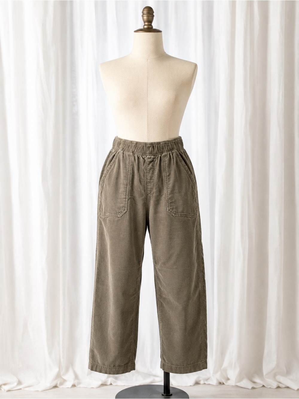 Old Navy Men's Corduroy Pants in Olive